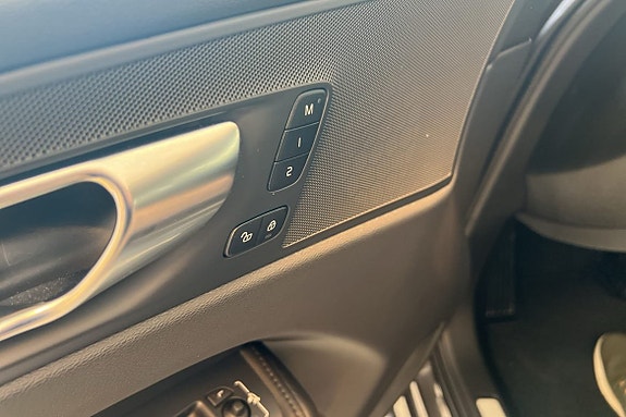 Volvo XC60 17 of 24