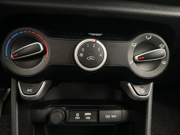 Kia Picanto 21 of 30