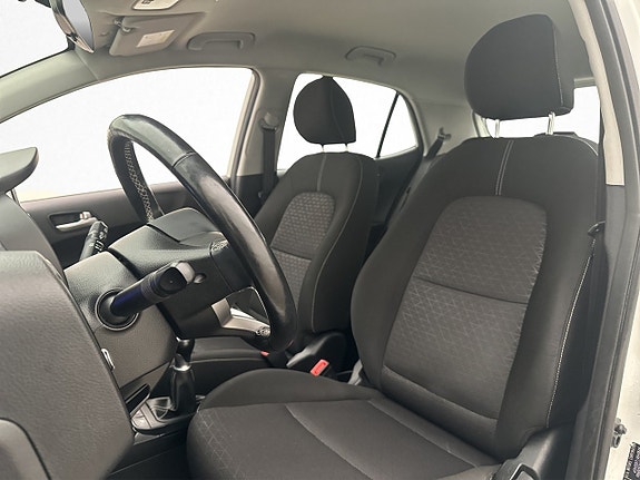 Kia Picanto 10 of 30