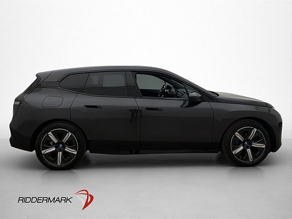 BMW iX 9 of 30