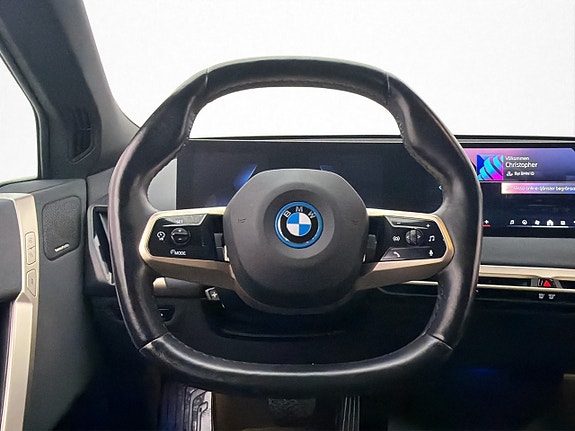 BMW iX 16 of 30