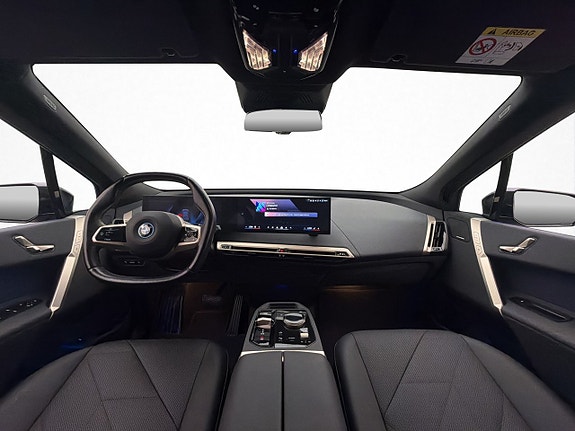 BMW iX 15 of 30