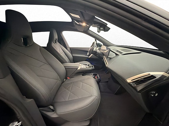 BMW iX 26 of 30