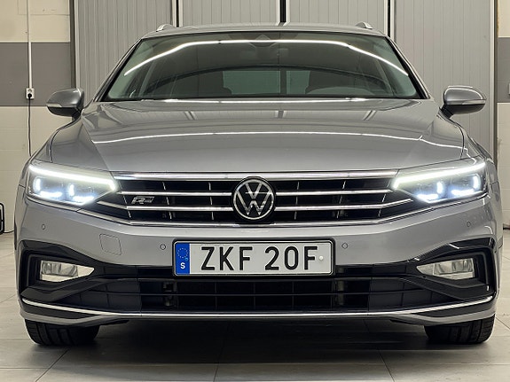 Volkswagen Passat 10 of 30