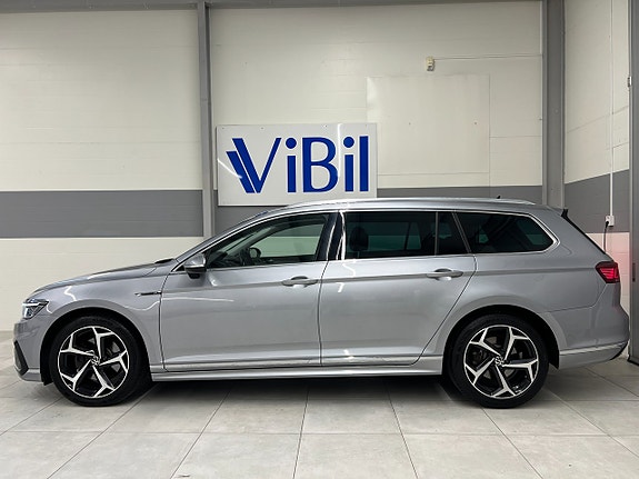 Volkswagen Passat 4 of 30