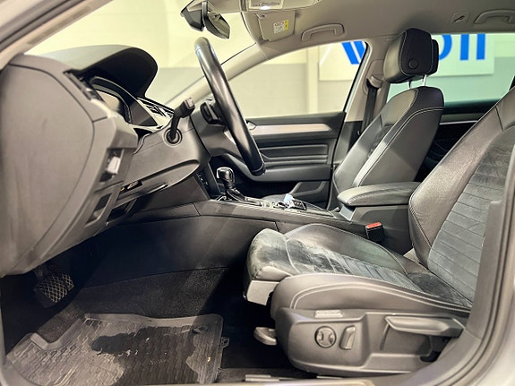 Volkswagen Passat 12 of 30