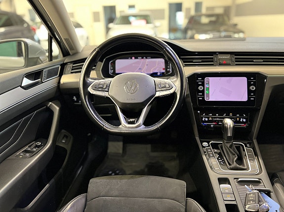 Volkswagen Passat 15 of 30