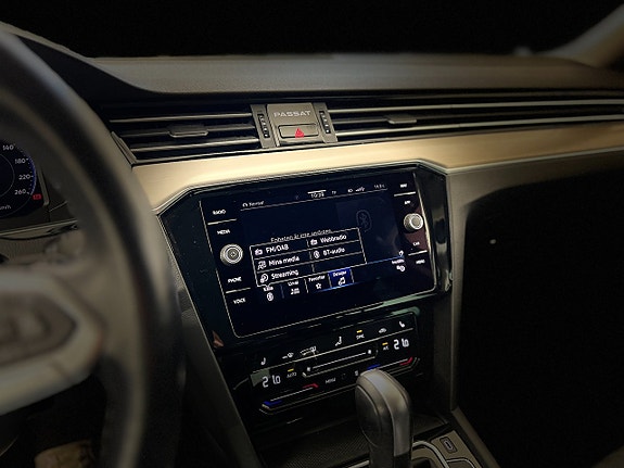 Volkswagen Passat 26 of 30