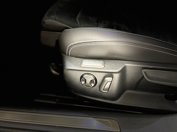 Volkswagen Passat 16 of 30