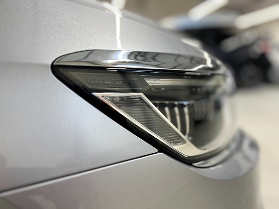 Volkswagen Passat 11 of 30