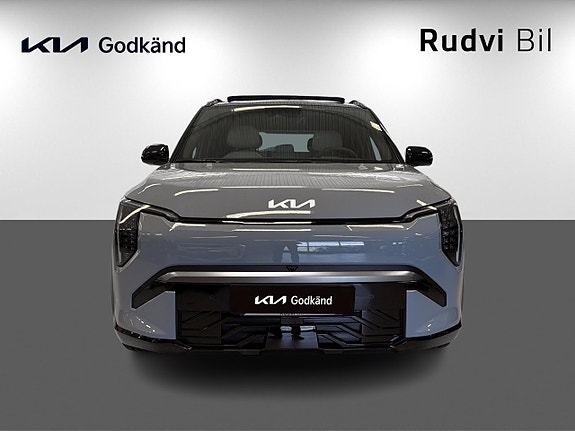 Kia EV3 2 of 14