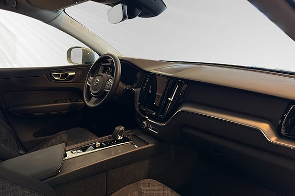 Volvo XC60 10 of 23