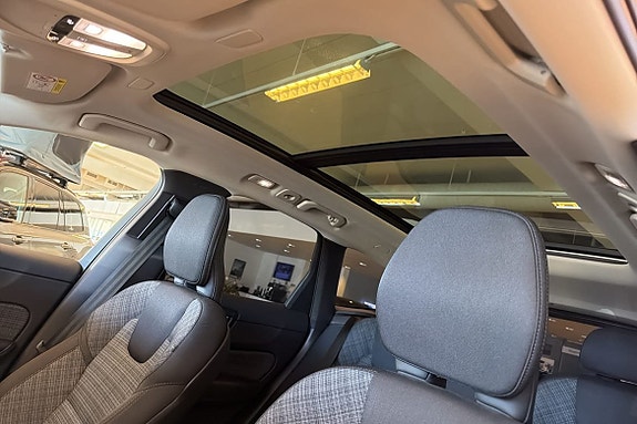 Volvo XC60 13 of 23