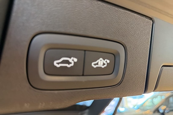 Volvo XC60 17 of 23