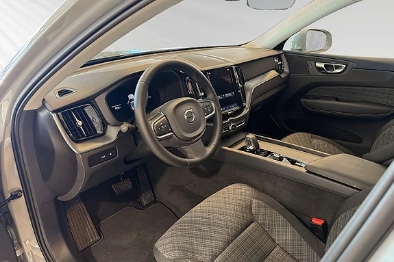 Volvo XC60 7 of 23