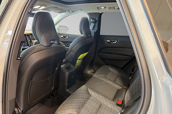 Volvo XC60 8 of 23