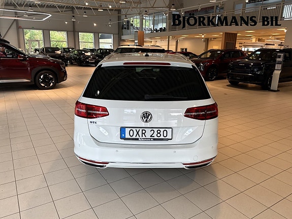 Volkswagen Passat 5 of 20