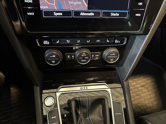 Volkswagen Passat 13 of 20