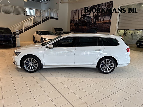 Volkswagen Passat 4 of 20