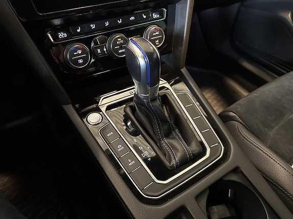 Volkswagen Passat 12 of 20