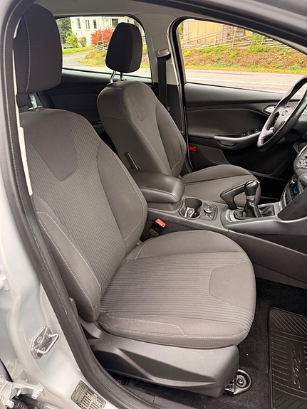 Ford Focus 9 of 14