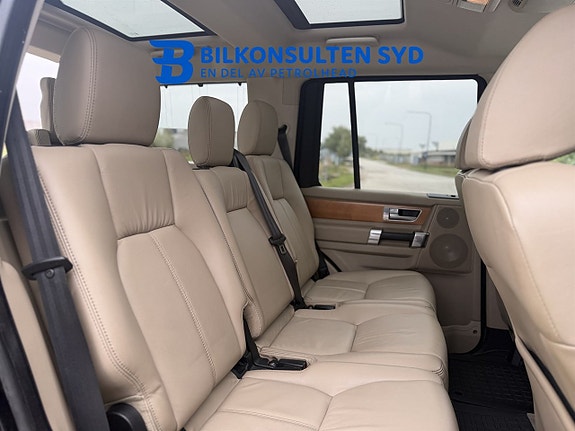 Land Rover Discovery 4 18 of 24