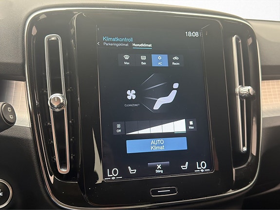 Volvo XC40 25 of 30