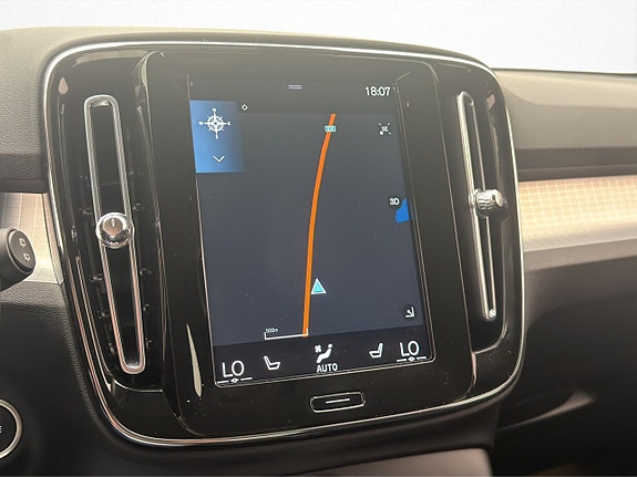 Volvo XC40 16 of 30