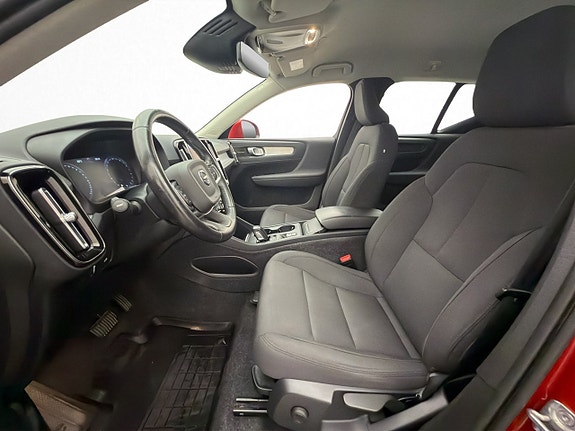 Volvo XC40 12 of 30