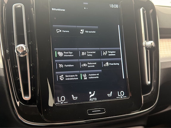 Volvo XC40 24 of 30