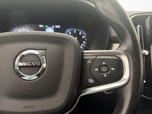 Volvo XC40 21 of 30