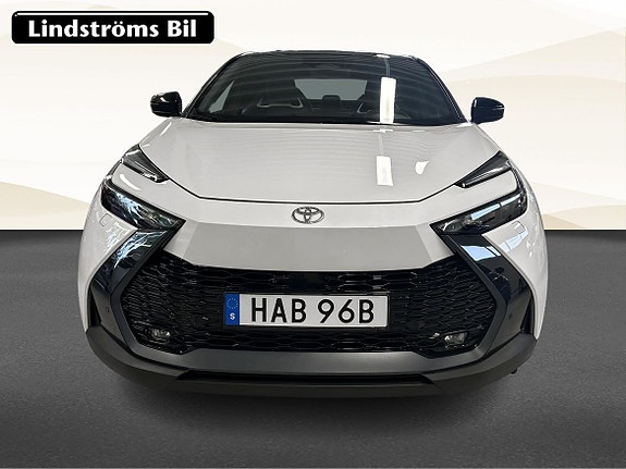 Toyota C-HR 9 of 19