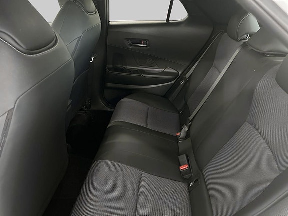 Toyota C-HR 11 of 19