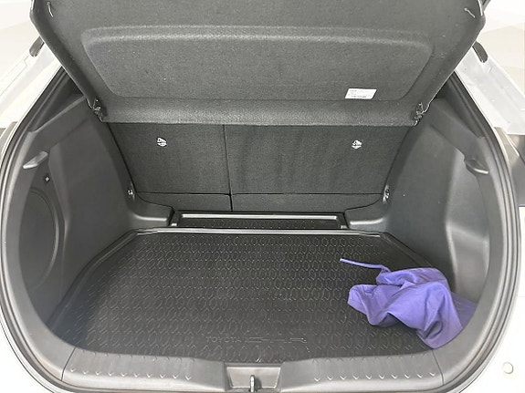 Toyota C-HR 13 of 19