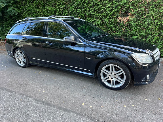 Mercedes-Benz C220 3 of 7