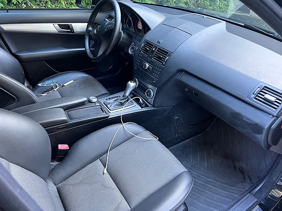 Mercedes-Benz C220 7 of 7