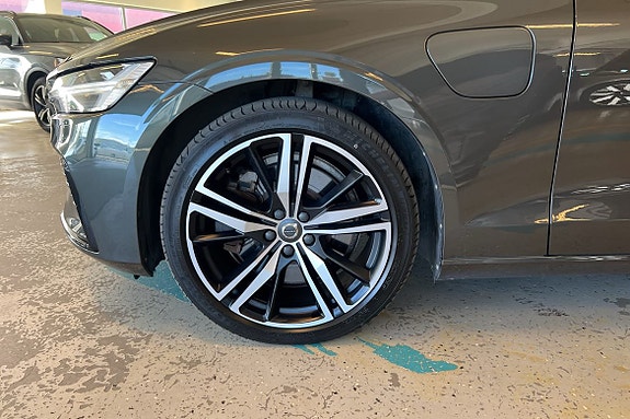 Volvo V60 13 of 24