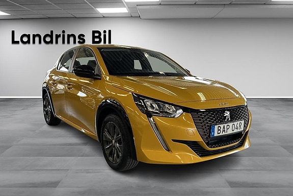 Peugeot e-208 3 of 15
