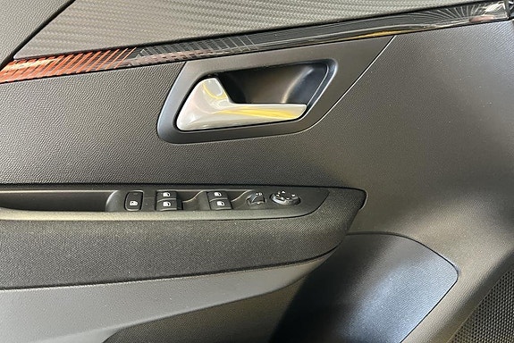 Peugeot e-208 15 of 15
