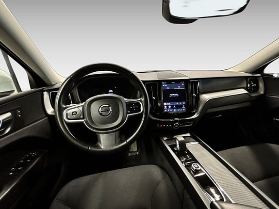 Volvo XC60 13 of 20