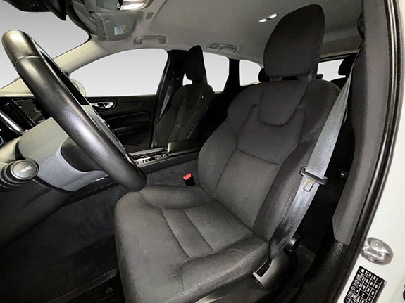Volvo XC60 9 of 20
