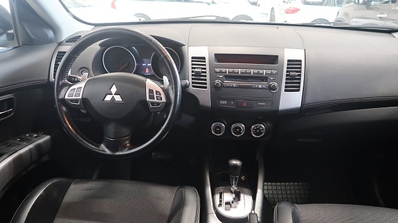 Mitsubishi Outlander 11 of 15