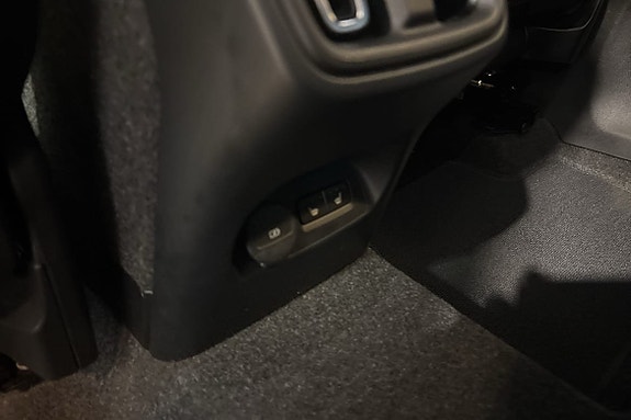 Volvo XC40 25 of 25
