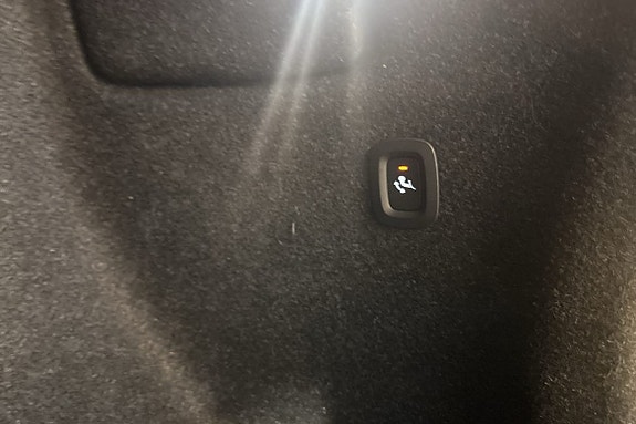 Volvo XC40 14 of 25