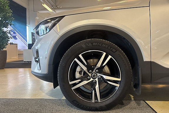 Volvo XC40 16 of 25