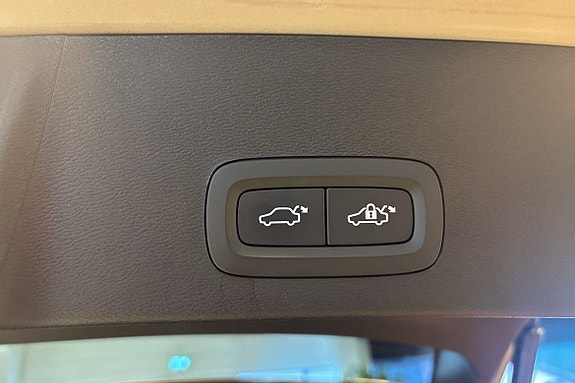 Volvo XC40 12 of 25