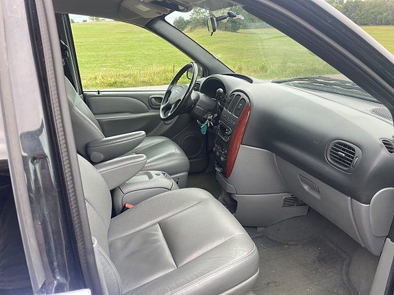 Chrysler Grand Voyager 10 of 16