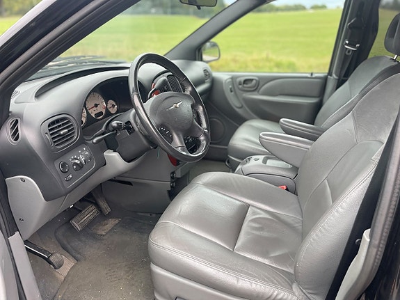 Chrysler Grand Voyager 8 of 16