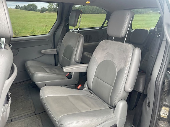 Chrysler Grand Voyager 12 of 16