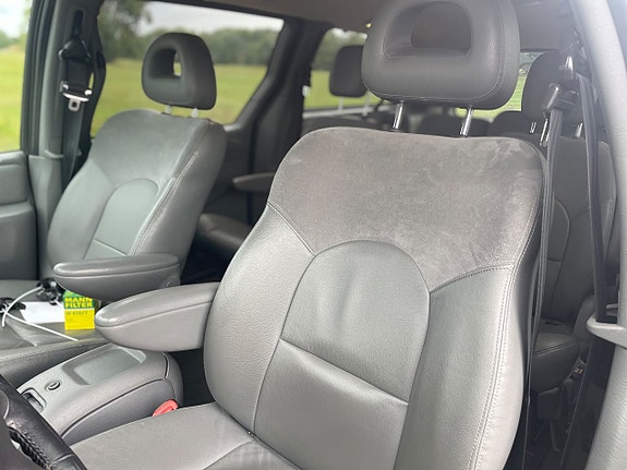 Chrysler Grand Voyager 13 of 16